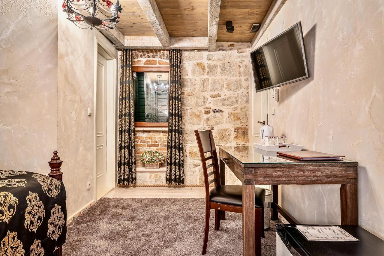Historic Plaza Varos Split (Adults Only) Bagian luar foto
