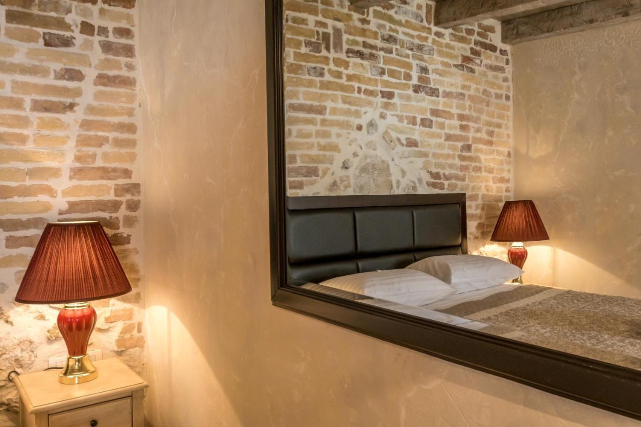 Historic Plaza Varos Split (Adults Only) Bagian luar foto