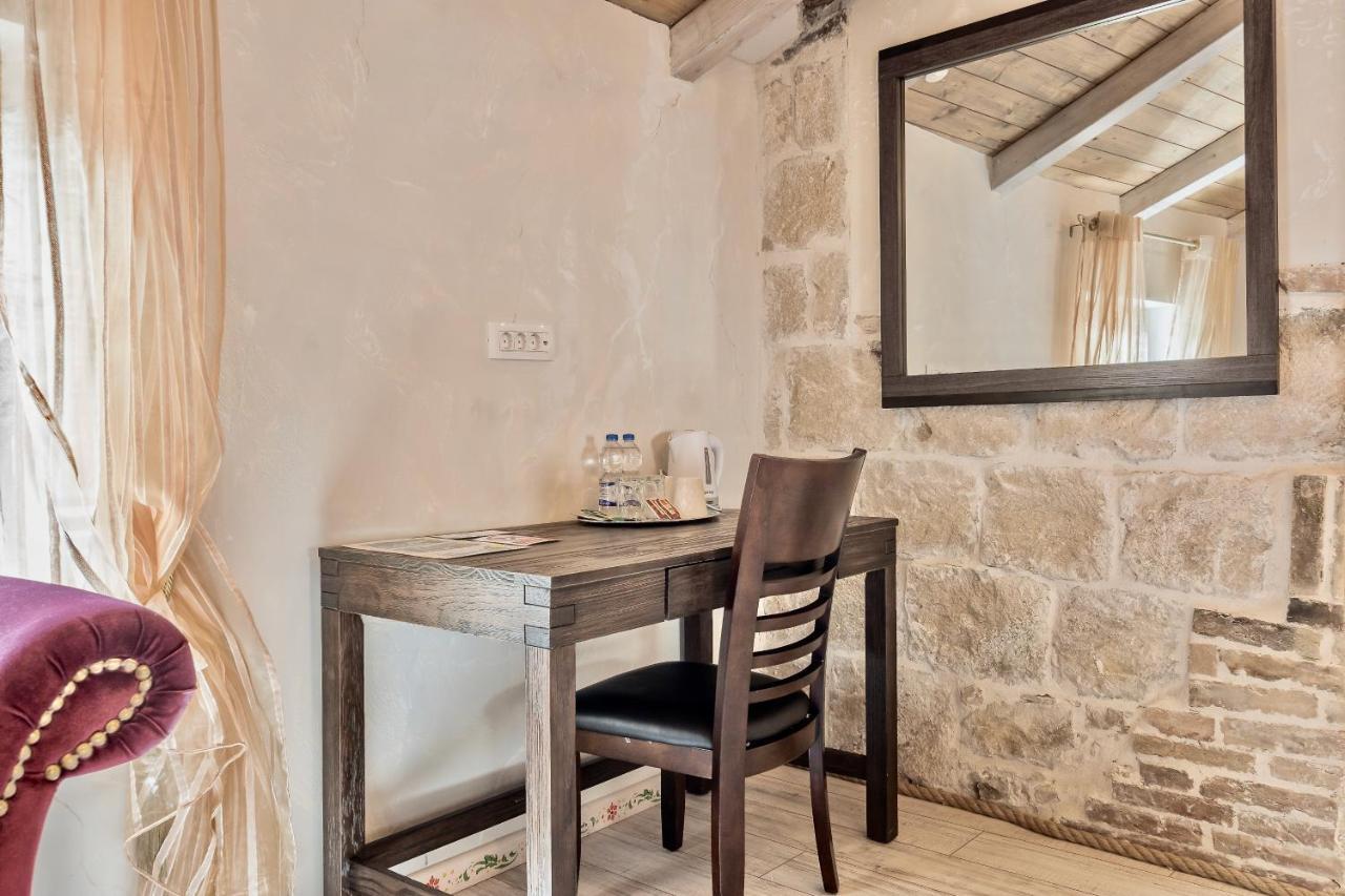 Historic Plaza Varos Split (Adults Only) Bagian luar foto