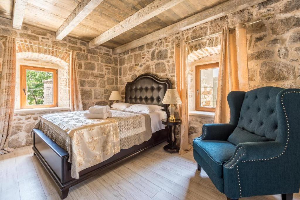 Historic Plaza Varos Split (Adults Only) Bagian luar foto