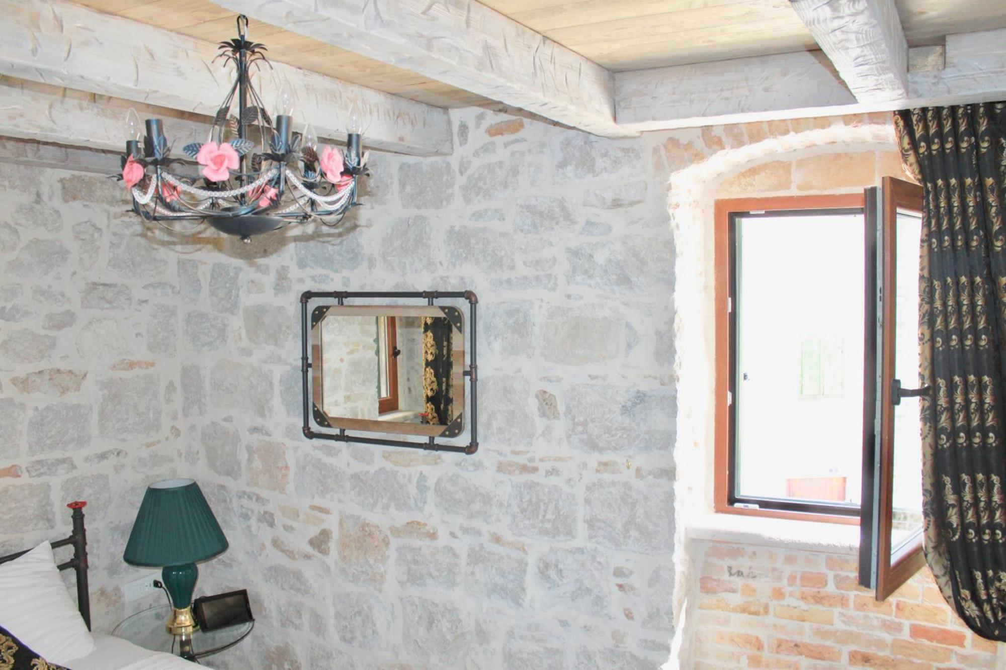 Historic Plaza Varos Split (Adults Only) Ruang foto
