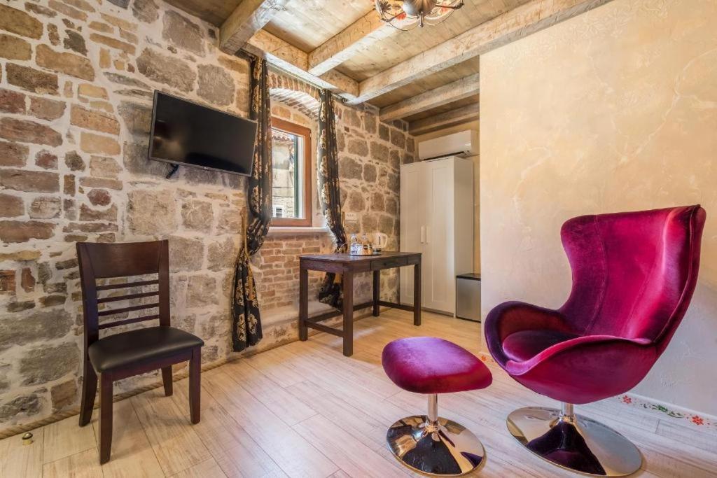 Historic Plaza Varos Split (Adults Only) Bagian luar foto